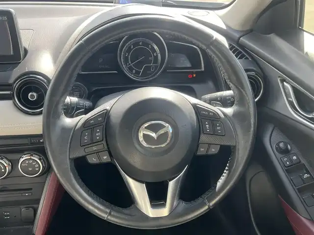 マツダ ＣＸ－３ XD ツーリング Lパッケージ 秋田県 2015(平27)年 9.5万km クリスタルホワイトパールマイカ ４WD/ターボ/衝突軽減システム/LEDヘッドライト/純正SDナビ/フルセグ/バックカメラ/マツダ純正18インチアルミ（夏タイヤ装着）/スマートキー/純正エンジンスターター/アイドリングストップ/プッシュスタート/クルーズコントロール追従走行有/レーンキープアシスト/オートマチックハイビーム/AFS（アダプティブ・フロントライティング・システム）/MTモード付AT/ステアリングスイッチ/パドルシフト/ブラインドスポットモニター/前席シートヒーター/ETC/純正フロアマット/純正ドアバイザー/オートライト/オートエアコン/パワーステアリング/パワーウィンドウ/横滑り防止/盗難防止装置/寒冷地仕様/電動格納ウィンカーミラー/キーレスエントリー/保証書/取扱説明書/記録簿/スペアキー1本有