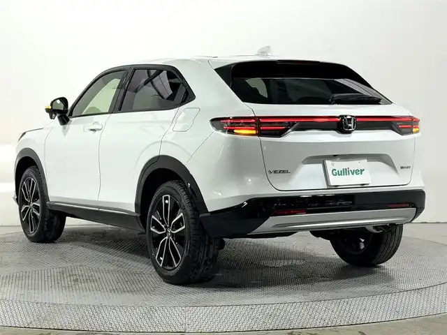 ホンダ ヴェゼル ハイブリッド e:HEV Z 大阪府 2025(令7)年 0.1千km プラチナホワイトパール 登録済未使用車 純正9incナビTV バックカメラ ハーフレザー シート＆ハンドルヒーター 電動リアゲート レーダークルコン 衝突軽減ブレーキ レーンアシスト ブラインドSM ダウンヒルアシスト 置き型充電