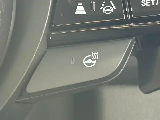 ホンダ ヴェゼル ハイブリッド e:HEV Z 大阪府 2025(令7)年 0.1千km プラチナホワイトパール 登録済未使用車 純正9incナビTV バックカメラ ハーフレザー シート＆ハンドルヒーター 電動リアゲート レーダークルコン 衝突軽減ブレーキ レーンアシスト ブラインドSM ダウンヒルアシスト 置き型充電