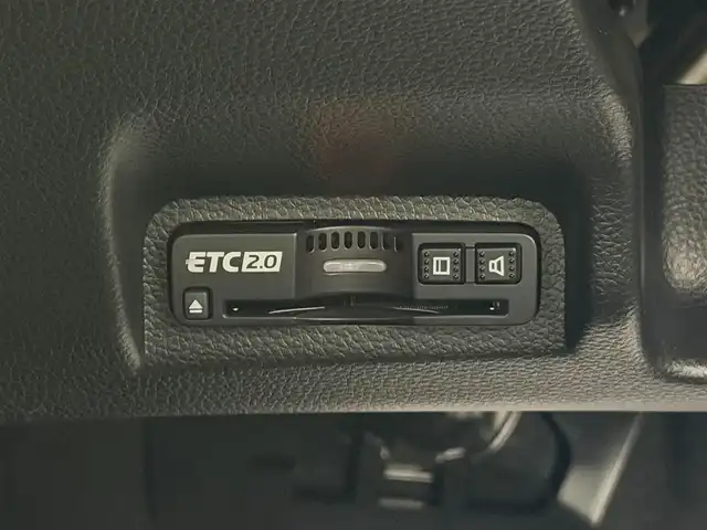 ホンダ ヴェゼル ハイブリッド e:HEV Z 大阪府 2025(令7)年 0.1千km プラチナホワイトパール 登録済未使用車 純正9incナビTV バックカメラ ハーフレザー シート＆ハンドルヒーター 電動リアゲート レーダークルコン 衝突軽減ブレーキ レーンアシスト ブラインドSM ダウンヒルアシスト 置き型充電