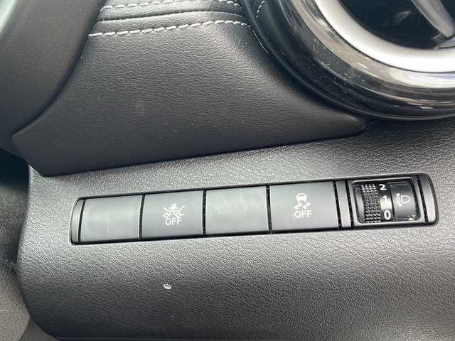 日産 キックス X 沖縄県 2020(令2)年 6.9万km ブリリアントホワイトパール 純正ナビ・TV・Bluetooth・CD・DVD/全方位カメラ/ETC/衝突軽減システム/プロパイロット/オートライト/デジタルインナーミラー/ステアリングスイッチ/LEDヘッドライト