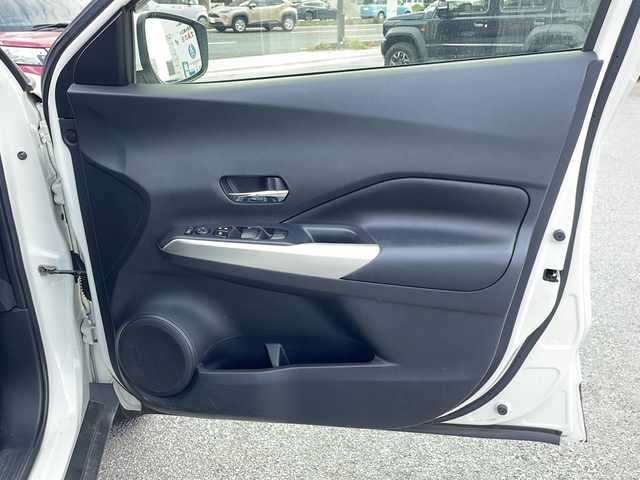 日産 キックス X 沖縄県 2020(令2)年 6.9万km ブリリアントホワイトパール 純正ナビ・TV・Bluetooth・CD・DVD/全方位カメラ/ETC/衝突軽減システム/プロパイロット/オートライト/デジタルインナーミラー/ステアリングスイッチ/LEDヘッドライト