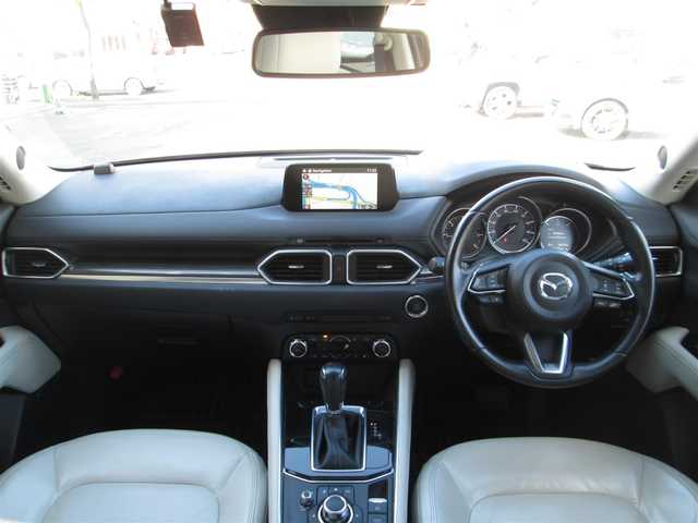 マツダ ＣＸ－５ XD Lパッケージ 千葉県 2017(平29)年 5.5万km ソウルレッドクリスタルM 4WD/サンルーフ/白革シート/純正マツダコネクトナビ/純正BOSEスピーカーサウンドシステム/【CD/DVD/BT/USB/AUX/フルセグTV】/ヘッドアップディスプレイ/ステアリングリモコン/ヒーター/バックカメラ/左サイドカメラ/純正ドライブレコーダー(前のみ)/純正ETC2.0/パワーバックドア/前席パワーシート/全席シートヒーター/フロント、リアコーナーセンサー/電動パーキングブレーキ/オートブレーキホールド/ＬＥＤヘッドライト/LEDフォグ/レーダークルーズコントロール/純正トノカバー/スペアキー(板キーのみ)/新車保証書/取扱説明書