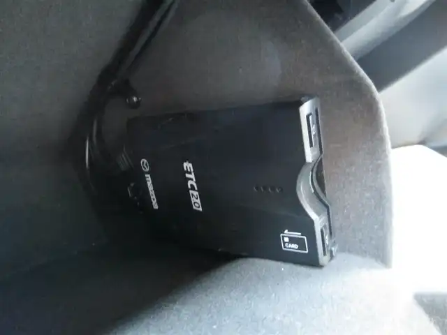 マツダ ＣＸ－５ XD Lパッケージ 千葉県 2017(平29)年 5.5万km ソウルレッドクリスタルM 4WD/サンルーフ/白革シート/純正マツダコネクトナビ/純正BOSEスピーカーサウンドシステム/【CD/DVD/BT/USB/AUX/フルセグTV】/ヘッドアップディスプレイ/ステアリングリモコン/ヒーター/バックカメラ/左サイドカメラ/純正ドライブレコーダー(前のみ)/純正ETC2.0/パワーバックドア/前席パワーシート/全席シートヒーター/フロント、リアコーナーセンサー/電動パーキングブレーキ/オートブレーキホールド/ＬＥＤヘッドライト/LEDフォグ/レーダークルーズコントロール/純正トノカバー/スペアキー(板キーのみ)/新車保証書/取扱説明書