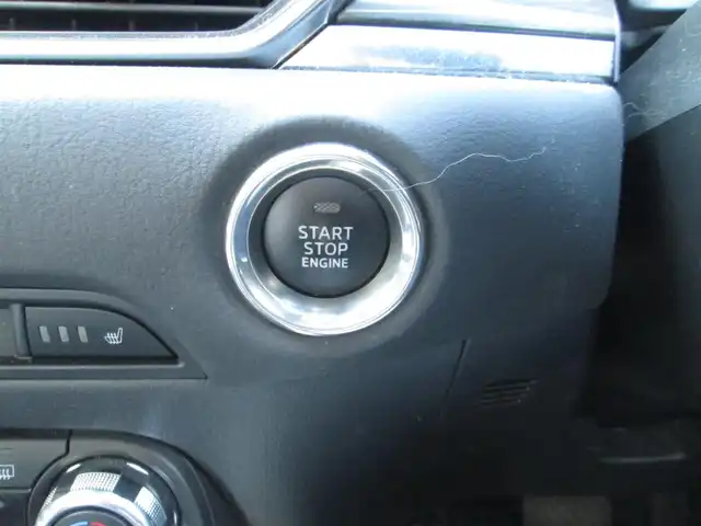 マツダ ＣＸ－５ XD Lパッケージ 千葉県 2017(平29)年 5.5万km ソウルレッドクリスタルM 4WD/サンルーフ/白革シート/純正マツダコネクトナビ/純正BOSEスピーカーサウンドシステム/【CD/DVD/BT/USB/AUX/フルセグTV】/ヘッドアップディスプレイ/ステアリングリモコン/ヒーター/バックカメラ/左サイドカメラ/純正ドライブレコーダー(前のみ)/純正ETC2.0/パワーバックドア/前席パワーシート/全席シートヒーター/フロント、リアコーナーセンサー/電動パーキングブレーキ/オートブレーキホールド/ＬＥＤヘッドライト/LEDフォグ/レーダークルーズコントロール/純正トノカバー/スペアキー(板キーのみ)/新車保証書/取扱説明書