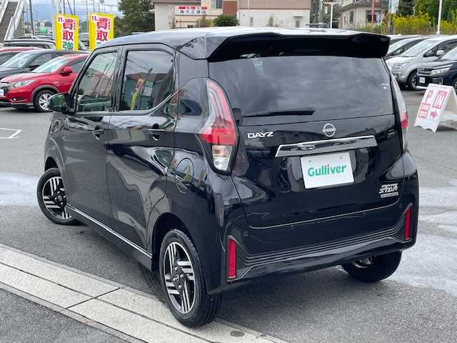 日産 デイズ ハイウェイスターX 静岡県 2024(令6)年 1万km ブラック ●純正9インチナビ/(フルセグ/Bluetooth)/(MM223D-L)/●前席シートヒーター/●全方位カメラ/●インテリジェントエマージェンシーブレーキ/●前後インテリジェントソナー/●LEDヘッドライト＆フォグランプ/●オートライト/●革巻きステアリング/●ステアリングスイッチ/●ステアリングヒーター/●ETC2.0/●前後ドライブレコーダー/●電動格納ウィンカーミラー/●レベライザー/●スマートキー/●プッシュスタート/●社外フロアマット/●純正14インチアルミホイール/●ダブル＋サイド＋ニーSRS＋ABS/●保証書/●車両取扱説明書/●ナビ取扱説明書
