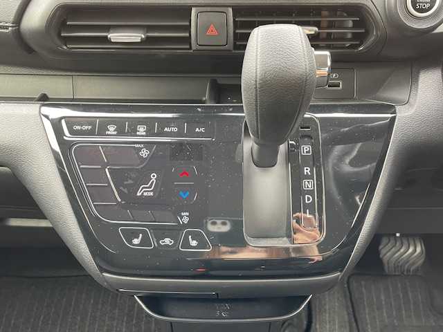 日産 デイズ ハイウェイスターX 静岡県 2024(令6)年 1万km ブラック ●純正9インチナビ/(フルセグ/Bluetooth)/(MM223D-L)/●前席シートヒーター/●全方位カメラ/●インテリジェントエマージェンシーブレーキ/●前後インテリジェントソナー/●LEDヘッドライト＆フォグランプ/●オートライト/●革巻きステアリング/●ステアリングスイッチ/●ステアリングヒーター/●ETC2.0/●前後ドライブレコーダー/●電動格納ウィンカーミラー/●レベライザー/●スマートキー/●プッシュスタート/●社外フロアマット/●純正14インチアルミホイール/●ダブル＋サイド＋ニーSRS＋ABS/●保証書/●車両取扱説明書/●ナビ取扱説明書