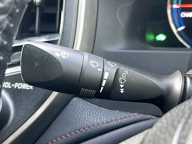 トヨタ クラウン ハイブリッド アスリートS 愛知県 2013(平25)年 8.8万km プレシャスシルバー 純正ナビ　/バックカメラ　/Ｂｌｕｅｔｏｏｔｈ　/フルセグＴＶ　/レザーシート　/シートヒーター　/エアーシート　/パワーシート　/クルーズコントロール　/ＥＴＣ　/前後ドラレコ　/前後コーナーセンサー　/ハンドルヒーター