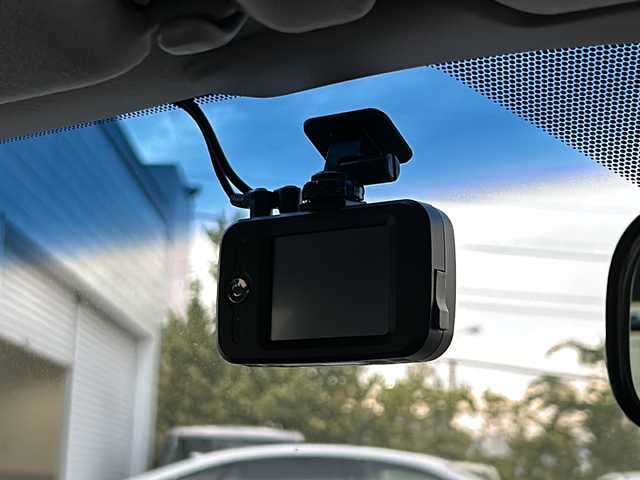 トヨタ クラウン ハイブリッド アスリートS 愛知県 2013(平25)年 8.8万km プレシャスシルバー 純正ナビ　/バックカメラ　/Ｂｌｕｅｔｏｏｔｈ　/フルセグＴＶ　/レザーシート　/シートヒーター　/エアーシート　/パワーシート　/クルーズコントロール　/ＥＴＣ　/前後ドラレコ　/前後コーナーセンサー　/ハンドルヒーター