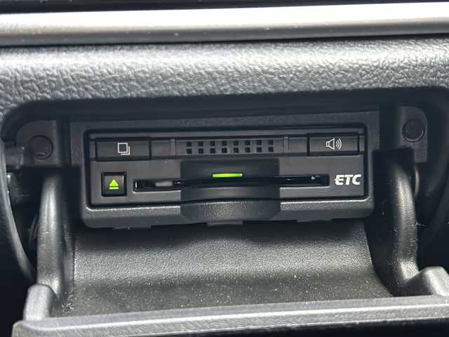 トヨタ クラウン ハイブリッド アスリートS 愛知県 2013(平25)年 8.8万km プレシャスシルバー 純正ナビ　/バックカメラ　/Ｂｌｕｅｔｏｏｔｈ　/フルセグＴＶ　/レザーシート　/シートヒーター　/エアーシート　/パワーシート　/クルーズコントロール　/ＥＴＣ　/前後ドラレコ　/前後コーナーセンサー　/ハンドルヒーター