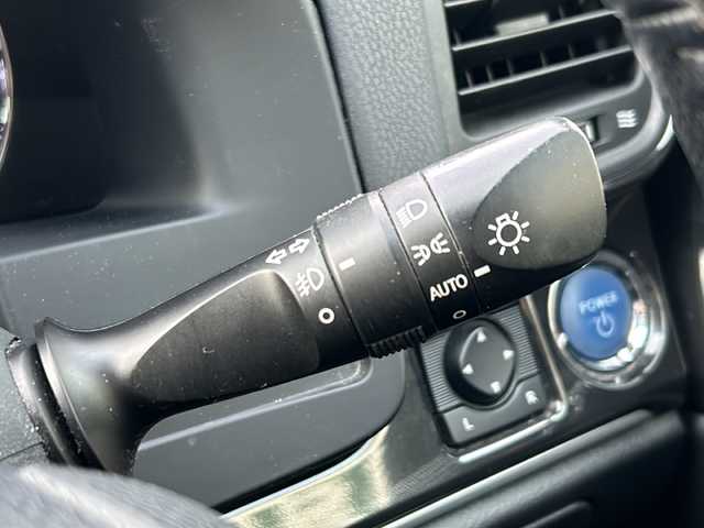 トヨタ クラウン ハイブリッド アスリートS 愛知県 2013(平25)年 8.8万km プレシャスシルバー 純正ナビ　/バックカメラ　/Ｂｌｕｅｔｏｏｔｈ　/フルセグＴＶ　/レザーシート　/シートヒーター　/エアーシート　/パワーシート　/クルーズコントロール　/ＥＴＣ　/前後ドラレコ　/前後コーナーセンサー　/ハンドルヒーター