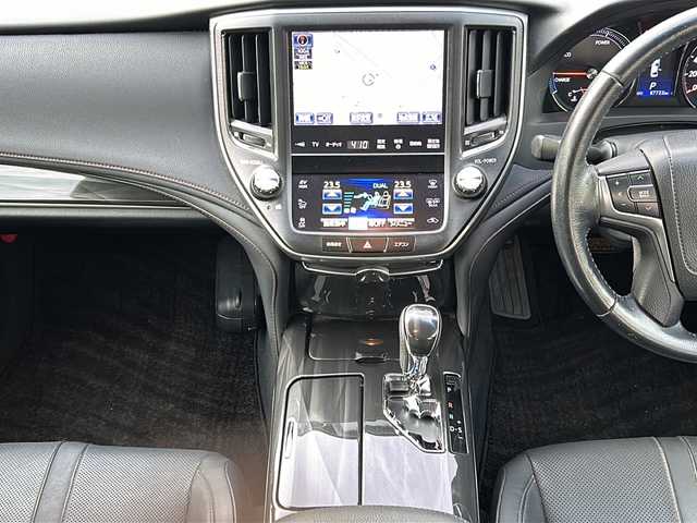 トヨタ クラウン ハイブリッド アスリートS 愛知県 2013(平25)年 8.8万km プレシャスシルバー 純正ナビ　/バックカメラ　/Ｂｌｕｅｔｏｏｔｈ　/フルセグＴＶ　/レザーシート　/シートヒーター　/エアーシート　/パワーシート　/クルーズコントロール　/ＥＴＣ　/前後ドラレコ　/前後コーナーセンサー　/ハンドルヒーター