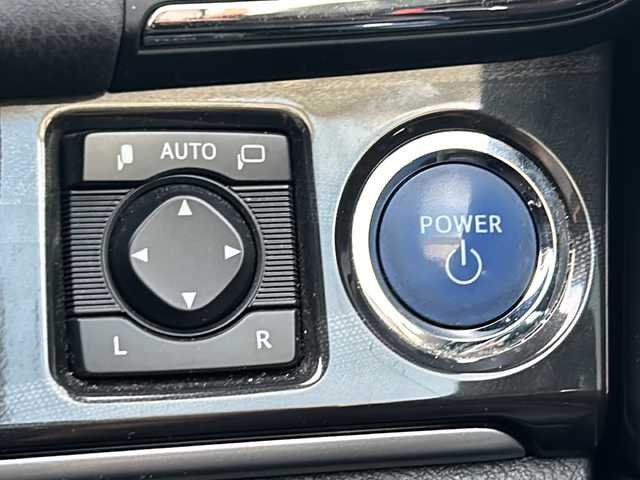 トヨタ クラウン ハイブリッド アスリートS 愛知県 2013(平25)年 8.8万km プレシャスシルバー 純正ナビ　/バックカメラ　/Ｂｌｕｅｔｏｏｔｈ　/フルセグＴＶ　/レザーシート　/シートヒーター　/エアーシート　/パワーシート　/クルーズコントロール　/ＥＴＣ　/前後ドラレコ　/前後コーナーセンサー　/ハンドルヒーター