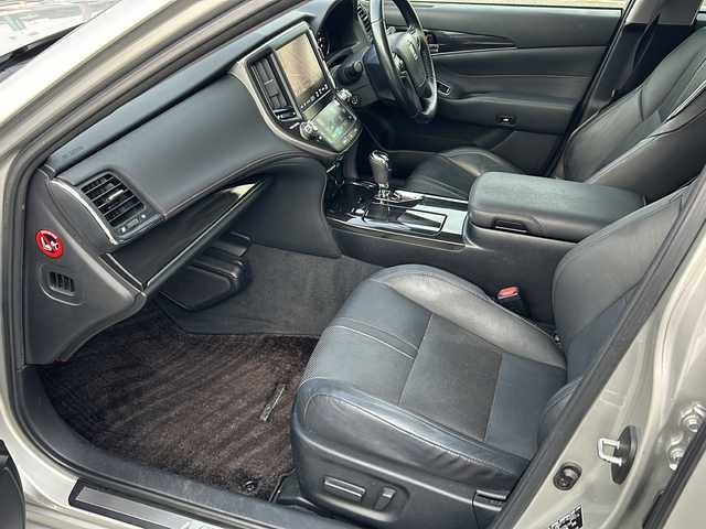 トヨタ クラウン ハイブリッド アスリートS 愛知県 2013(平25)年 8.8万km プレシャスシルバー 純正ナビ　/バックカメラ　/Ｂｌｕｅｔｏｏｔｈ　/フルセグＴＶ　/レザーシート　/シートヒーター　/エアーシート　/パワーシート　/クルーズコントロール　/ＥＴＣ　/前後ドラレコ　/前後コーナーセンサー　/ハンドルヒーター