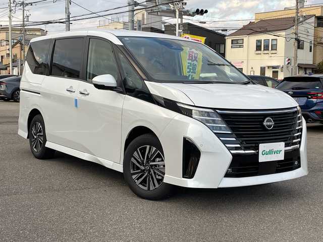日産 セレナ e－パワー ハイウェイスター V 石川県 2025(令7)年 0.1千km パール 登録済未使用車　純正１２．３型ナビ　フルセグＴＶ　全方位カメラ　両側パワースライド　ＬＥＤヘッドライト　ＥＴＣ２．０　デジタルミラー　ブラインドスポット　フリップダウンモニター　プロパイロット　置くだけ充電　保証書　ドラレコ