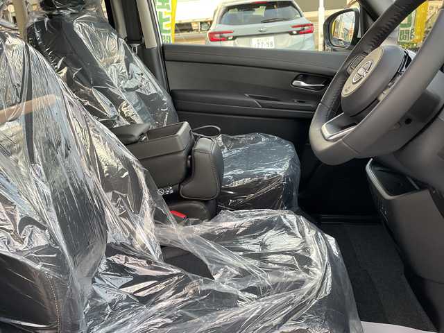 日産 セレナ e－パワー ハイウェイスター V 石川県 2025(令7)年 0.1千km パール 登録済未使用車　純正１２．３型ナビ　フルセグＴＶ　全方位カメラ　両側パワースライド　ＬＥＤヘッドライト　ＥＴＣ２．０　デジタルミラー　ブラインドスポット　フリップダウンモニター　プロパイロット　置くだけ充電　保証書　ドラレコ