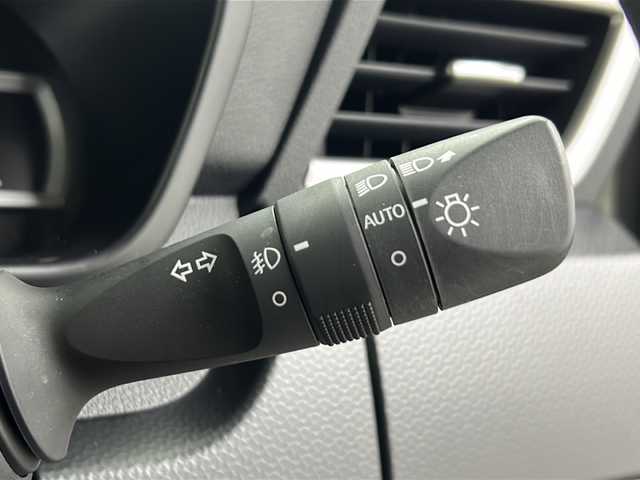 トヨタ ルーミー カスタムG－T 大阪府 2022(令4)年 1.3万km パールホワイトⅢ 純正9型ナビ/・フルセグTV/・BT AUDIO/全方位カメラ/両側パワースライドドア/ETC/ドライブレコーダー/衝突被害軽減システム/レーンキープアシスト/コーナーセンサー前後/クルーズコントロール追従/シートバックテーブル/サンシェード/シートヒーター/LEDヘッドライト/純正15インチAW/純正フロアマット/スマートキー