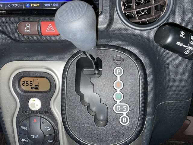 トヨタ スペイド Y 山形県 2017(平29)年 10.3万km スパイシーカーキパールクリスタルシャイン ４WD/社外ナビ/（AM/FM/TV/CD/DVD）/nanoe/電動格納ミラー/ドアバイザー/片側パワースライドドア/ETC/エンジンスターター/社外AW/純正フロアマット