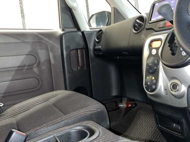 トヨタ スペイド Y 山形県 2017(平29)年 10.3万km スパイシーカーキパールクリスタルシャイン ４WD/社外ナビ/（AM/FM/TV/CD/DVD）/nanoe/電動格納ミラー/ドアバイザー/片側パワースライドドア/ETC/エンジンスターター/社外AW/純正フロアマット