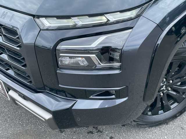 三菱 トライトン GSR 宮崎県 2024(令6)年 0.4万km グラファイトグレーメタリック/ブラックマイカ eアシスト /純正ディスプレイオーディオ /純正フロアマット /充電用USBポート /ハンドルヒーター /全方位カメラ /アクティブクルーズコントロール /前席シートヒーター