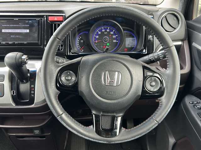 ホンダ Ｎ ＷＧＮ カスタム G Aパッケージ 静岡県 2014(平26)年 7.2万km スマートブラック 【安全装備】/CTBA（シティブレーキアクティブシステム）/低速走行時に、自車が、前方の車両のほぼ真後ろから追突するおそれがあるときに、運転者のブレーキ操作を支援し、衝突回避を支援したり衝突の衝撃を軽減する（作動車速5km/h~30km/h）/【主要装備】/社外ナビ　/ハーフレザーシート　/フルセグテレビ　/バックカメラ　/前後ドライブレコーダー　/スペアキー有り　/プッシュスタート　/スマートキー　/クルーズコントロール　/ディスチャージヘッドランプ　/ＥＴＣ車載器/純正14インチアルミ