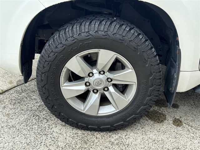 トヨタ ランドクルーザー プラド TX 長崎県 2018(平30)年 6万km ホワイトパールクリスタルシャイン ワンオーナー/純正9インチナビ/(CD/DVD/BT/フルセグ)/バックカメラ/衝突軽減ブレーキ/レーンアシスト/コーナーセンサー/レーダークルーズ/ETC/オートライト/フォグランプ/ドライブレコーダー/ルーフレール