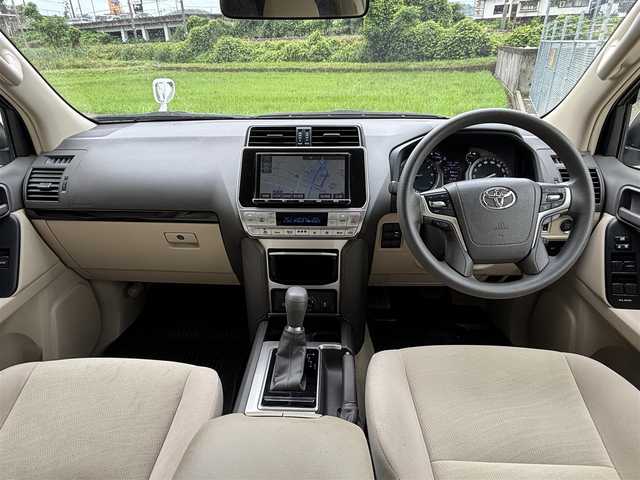 トヨタ ランドクルーザー プラド TX 長崎県 2018(平30)年 6万km ホワイトパールクリスタルシャイン ワンオーナー/純正9インチナビ/(CD/DVD/BT/フルセグ)/バックカメラ/衝突軽減ブレーキ/レーンアシスト/コーナーセンサー/レーダークルーズ/ETC/オートライト/フォグランプ/ドライブレコーダー/ルーフレール