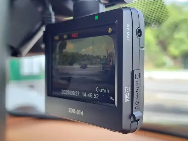 レクサス ＬＣ 500h Lパッケージ 大阪府 2018(平30)年 7.3万km グラファイトブラックガラスフレーク /禁煙車//ワンオーナー//オーカー内装//エイムゲインGTM21インチアルミ//10.3インチメーカーメモリーナビ/・FM・AM・CD・DVD・Blu-ray・フルセグTV・BT・USB//ガラスパノラマルーフ//セミアニリン本革シート//シートヒーター・エアシート//レーダークルーズコントロール//レーンキープアシスト//ブラインドスポットモニター//プリクラッシュセーフティー//オートマチックハイビーム//タイヤ空気圧警告システム//三眼LEDヘッドライト//パドルシフト//ビルトインETC2.0//コムテックドライブレコーダー(ZDR-014)//コムテックレーダー(704V)//保証書//取扱説明書//スペアキー