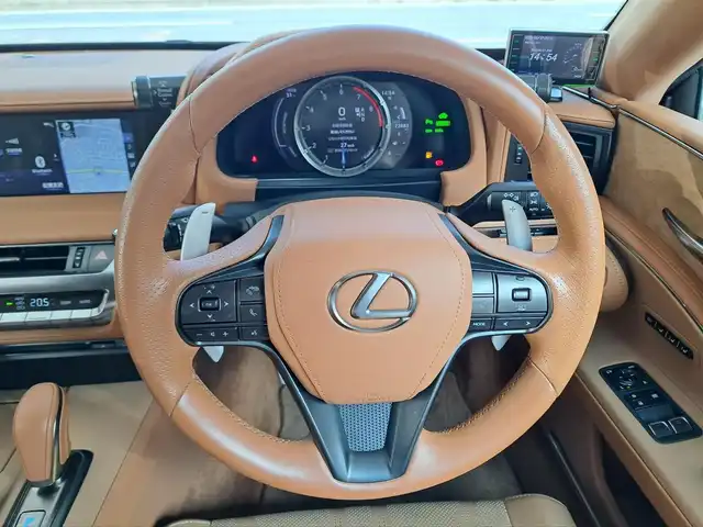 レクサス ＬＣ 500h Lパッケージ 大阪府 2018(平30)年 7.3万km グラファイトブラックガラスフレーク /禁煙車//ワンオーナー//オーカー内装//エイムゲインGTM21インチアルミ//10.3インチメーカーメモリーナビ/・FM・AM・CD・DVD・Blu-ray・フルセグTV・BT・USB//ガラスパノラマルーフ//セミアニリン本革シート//シートヒーター・エアシート//レーダークルーズコントロール//レーンキープアシスト//ブラインドスポットモニター//プリクラッシュセーフティー//オートマチックハイビーム//タイヤ空気圧警告システム//三眼LEDヘッドライト//パドルシフト//ビルトインETC2.0//コムテックドライブレコーダー(ZDR-014)//コムテックレーダー(704V)//保証書//取扱説明書//スペアキー