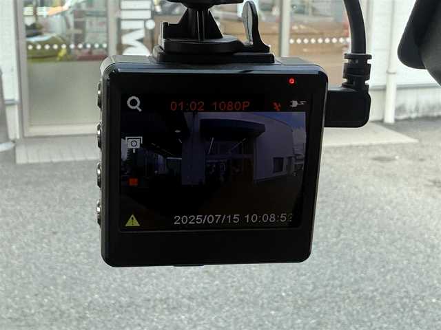 トヨタ タンク カスタムG－T 愛知県 2017(平29)年 9.5万km ブラックマイカメタリック/インペリアルゴールドクリスタルメタリック 2トーン /禁煙車//純正9インチナビ//フルセグ/CD/DVD/SD/Bluetooth/MSV/ラジオ//ステアリング連動バックカメラ//ビルトインETC//ドライブレコーダー//両側パワースライドドア//シートヒーター//クルーズコントロール//スマートアシストII//衝突回避支援ブレーキ機能//衝突警報機能//誤発進抑制制御機能//後方誤発進抑制制御機能//車線逸脱警報//先行車発進お知らせ機能//LEDオートヘッドライト//フォグランプ//リアロールサンシェード//シートバックテーブル//プッシュスタート//スペアスマートキー//純正15インチアルミホイール//スペアタイヤ//TRC//SPORTモード//アイドリングストップ//オートリトラクタブルウィンカーミラー//純正フロアマット//純正ドアバイザー//革巻きステアリング//ステアリングリモコン//チルトハンドル//シートリフター//保証書//取扱説明書//ナビ取扱説明書//点検整備記録簿H29.30.31.R2