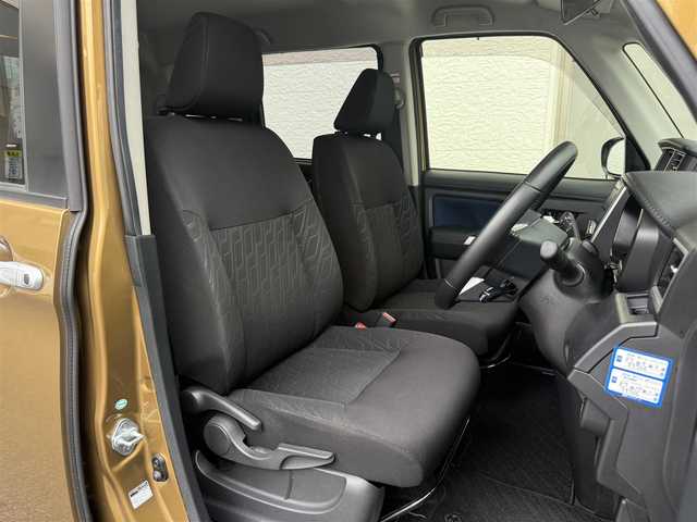 トヨタ タンク カスタムG－T 愛知県 2017(平29)年 9.5万km ブラックマイカメタリック/インペリアルゴールドクリスタルメタリック 2トーン /禁煙車//純正9インチナビ//フルセグ/CD/DVD/SD/Bluetooth/MSV/ラジオ//ステアリング連動バックカメラ//ビルトインETC//ドライブレコーダー//両側パワースライドドア//シートヒーター//クルーズコントロール//スマートアシストII//衝突回避支援ブレーキ機能//衝突警報機能//誤発進抑制制御機能//後方誤発進抑制制御機能//車線逸脱警報//先行車発進お知らせ機能//LEDオートヘッドライト//フォグランプ//リアロールサンシェード//シートバックテーブル//プッシュスタート//スペアスマートキー//純正15インチアルミホイール//スペアタイヤ//TRC//SPORTモード//アイドリングストップ//オートリトラクタブルウィンカーミラー//純正フロアマット//純正ドアバイザー//革巻きステアリング//ステアリングリモコン//チルトハンドル//シートリフター//保証書//取扱説明書//ナビ取扱説明書//点検整備記録簿H29.30.31.R2