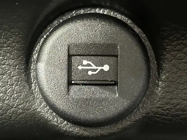 スズキ ハスラー HYBRID X 愛知県 2020(令2)年 5.5万km バーミリオンオレンジ/ガンメタリック2トーン ２トーンカラー　/純正９インチナビ　/(Bluetooth/フルセグTV/CarPlay/CD・DVD再生/FM/AM/USB)/アラウンドビューモニター　/デュアルカメラブレーキサポート　/シートヒーター　/ＬＥＤヘッドライト　/パーキングセンサー　/レーンキープアシスト　/アイドリングストップ/横滑り防止/ステアリングスイッチ/プッシュスタート/　　-スマートキー/USB接続