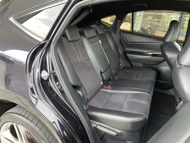 トヨタ ハリアー エレガンス G’s 愛知県 2015(平27)年 4.1万km スパークリングブラックパールクリスタルシャイン ・アルパイン9インチナビ/Bluetooth/CD/DVD/TV/・バックカメラ/・ビルドインETC/・前方ドライブレコーダー/・寒冷地仕様/・ステアリングスイッチ/・横滑り防止装置/・盗難防止装置/・ハーフレザーシート/・パワーシート（D席）/・LEDオートライト/・フォグランプ/・社外20インチアルミホイール/・社外フロアマット/・MTモード付AT/・社外テールランプ/・アルパインツィーター/・プッシュスタートボタン/・スマートキー/・W＋サイドエアバッグ/・カーテンエアバッグ