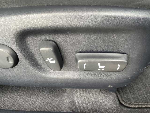 トヨタ ハリアー エレガンス G’s 愛知県 2015(平27)年 4.1万km スパークリングブラックパールクリスタルシャイン ・アルパイン9インチナビ/Bluetooth/CD/DVD/TV/・バックカメラ/・ビルドインETC/・前方ドライブレコーダー/・寒冷地仕様/・ステアリングスイッチ/・横滑り防止装置/・盗難防止装置/・ハーフレザーシート/・パワーシート（D席）/・LEDオートライト/・フォグランプ/・社外20インチアルミホイール/・社外フロアマット/・MTモード付AT/・社外テールランプ/・アルパインツィーター/・プッシュスタートボタン/・スマートキー/・W＋サイドエアバッグ/・カーテンエアバッグ