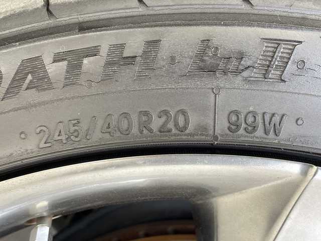 トヨタ ハリアー エレガンス G’s 愛知県 2015(平27)年 4.1万km スパークリングブラックパールクリスタルシャイン ・アルパイン9インチナビ/Bluetooth/CD/DVD/TV/・バックカメラ/・ビルドインETC/・前方ドライブレコーダー/・寒冷地仕様/・ステアリングスイッチ/・横滑り防止装置/・盗難防止装置/・ハーフレザーシート/・パワーシート（D席）/・LEDオートライト/・フォグランプ/・社外20インチアルミホイール/・社外フロアマット/・MTモード付AT/・社外テールランプ/・アルパインツィーター/・プッシュスタートボタン/・スマートキー/・W＋サイドエアバッグ/・カーテンエアバッグ