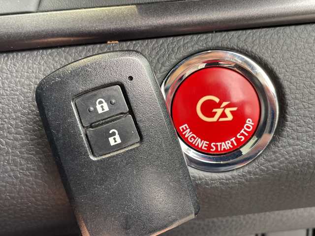 トヨタ ハリアー エレガンス G’s 愛知県 2015(平27)年 4.1万km スパークリングブラックパールクリスタルシャイン ・アルパイン9インチナビ/Bluetooth/CD/DVD/TV/・バックカメラ/・ビルドインETC/・前方ドライブレコーダー/・寒冷地仕様/・ステアリングスイッチ/・横滑り防止装置/・盗難防止装置/・ハーフレザーシート/・パワーシート（D席）/・LEDオートライト/・フォグランプ/・社外20インチアルミホイール/・社外フロアマット/・MTモード付AT/・社外テールランプ/・アルパインツィーター/・プッシュスタートボタン/・スマートキー/・W＋サイドエアバッグ/・カーテンエアバッグ