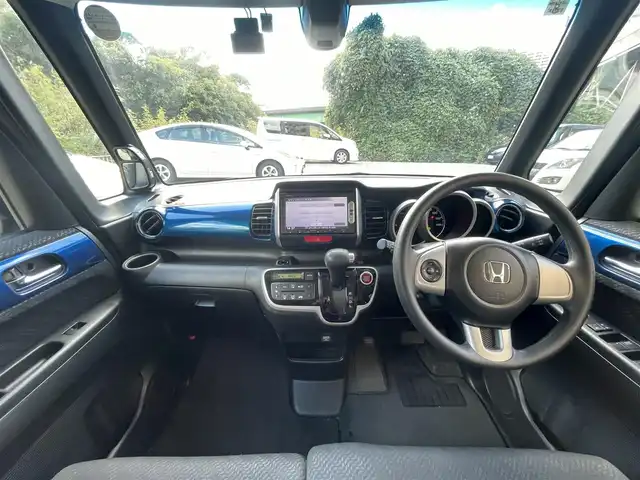 ホンダ Ｎ ＢＯＸ SSパッケージ 兵庫県 2014(平26)年 6.5万km 青／白 (株)IDOMが運営する【じしゃロン神戸名谷店】の自社ローン専用車両になりますこちらは現金またはオートローンご利用時の価格です。自社ローンご希望の方は別途その旨お申付け下さい。/純正SDナビ/バックカメラ/プッシュスタート/両側パワースライドドア/ETC/前後ドラレコ