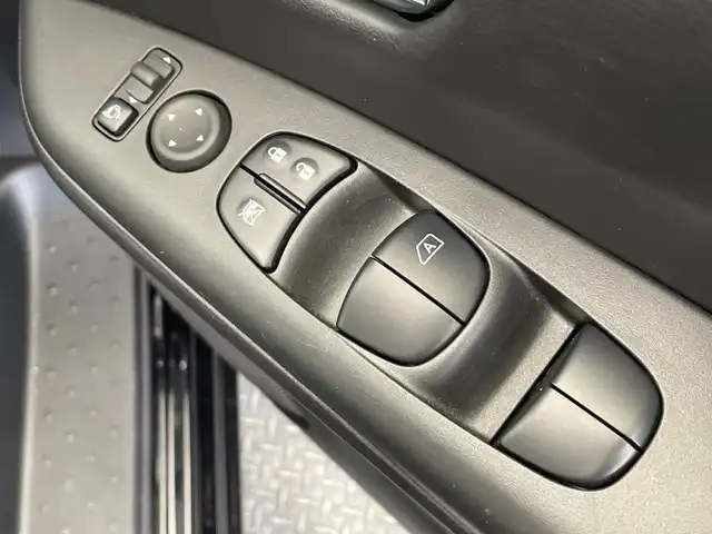 日産 セレナ ハイウェイスター V 栃木県 2020(令2)年 2.5万km ダイヤモンドブラック 純正10インチナビ/(Bluetooth/CD/DVD/フルセグTV/MSV)/全方位カメラ/プロパイロット/コーナーセンサー/ETC/ドラレコ/禁煙車/両側パワスラ/衝突軽減ブレーキ/後席モニター/オートライト/LEDヘッドライト/横滑り防止装置/フォグランプ/スマートキー/プッシュスタート/ステアリングスイッチ/革巻きステアリング/ウィンカーミラー/電動格納ミラー/純正16インチアルミホイール/純正フロアマット