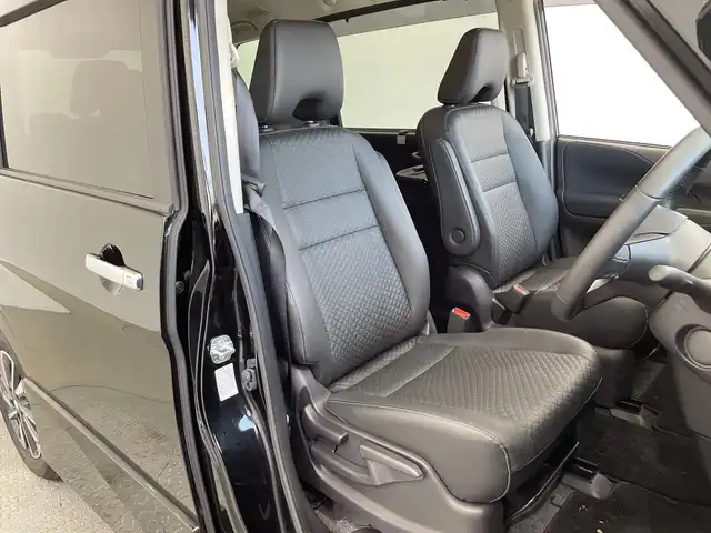 日産 セレナ ハイウェイスター V 栃木県 2020(令2)年 2.5万km ダイヤモンドブラック 純正10インチナビ/(Bluetooth/CD/DVD/フルセグTV/MSV)/全方位カメラ/プロパイロット/コーナーセンサー/ETC/ドラレコ/禁煙車/両側パワスラ/衝突軽減ブレーキ/後席モニター/オートライト/LEDヘッドライト/横滑り防止装置/フォグランプ/スマートキー/プッシュスタート/ステアリングスイッチ/革巻きステアリング/ウィンカーミラー/電動格納ミラー/純正16インチアルミホイール/純正フロアマット
