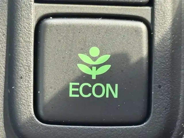 ホンダ Ｎ ＢＯＸ L 千葉県 2022(令4)年 0.9万km プラチナホワイトパール 社外SDナビ/(ワンセグTV/CD/Bluetooth)/レーダークルーズコントロール/バックカメラ/両側パワースライドドア/前後コーナーセンサー/純正LEDヘッドライト/レーンキープアシスト/横滑り防止装置/ETC/オートライト/スマートキー/衝突軽減ブレーキ/プッシュエンジンスタート