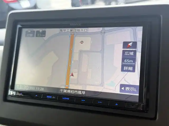 ホンダ Ｎ ＢＯＸ L 千葉県 2022(令4)年 0.9万km プラチナホワイトパール 社外SDナビ/(ワンセグTV/CD/Bluetooth)/レーダークルーズコントロール/バックカメラ/両側パワースライドドア/前後コーナーセンサー/純正LEDヘッドライト/レーンキープアシスト/横滑り防止装置/ETC/オートライト/スマートキー/衝突軽減ブレーキ/プッシュエンジンスタート