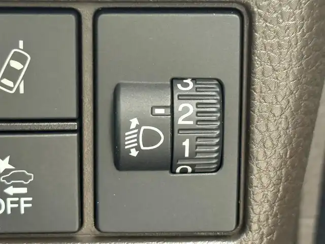 ホンダ Ｎ ＢＯＸ L 千葉県 2022(令4)年 0.9万km プラチナホワイトパール 社外SDナビ/(ワンセグTV/CD/Bluetooth)/レーダークルーズコントロール/バックカメラ/両側パワースライドドア/前後コーナーセンサー/純正LEDヘッドライト/レーンキープアシスト/横滑り防止装置/ETC/オートライト/スマートキー/衝突軽減ブレーキ/プッシュエンジンスタート