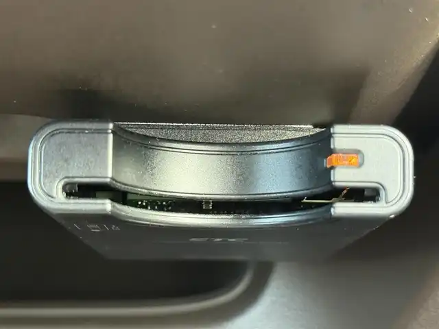ホンダ Ｎ ＢＯＸ L 千葉県 2022(令4)年 0.9万km プラチナホワイトパール 社外SDナビ/(ワンセグTV/CD/Bluetooth)/レーダークルーズコントロール/バックカメラ/両側パワースライドドア/前後コーナーセンサー/純正LEDヘッドライト/レーンキープアシスト/横滑り防止装置/ETC/オートライト/スマートキー/衝突軽減ブレーキ/プッシュエンジンスタート