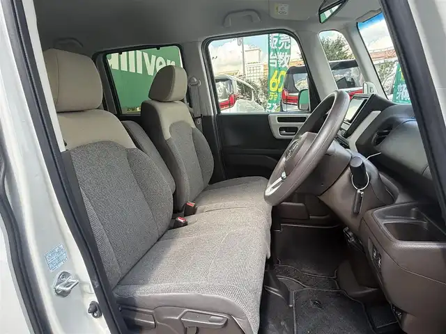 ホンダ Ｎ ＢＯＸ L 千葉県 2022(令4)年 0.9万km プラチナホワイトパール 社外SDナビ/(ワンセグTV/CD/Bluetooth)/レーダークルーズコントロール/バックカメラ/両側パワースライドドア/前後コーナーセンサー/純正LEDヘッドライト/レーンキープアシスト/横滑り防止装置/ETC/オートライト/スマートキー/衝突軽減ブレーキ/プッシュエンジンスタート