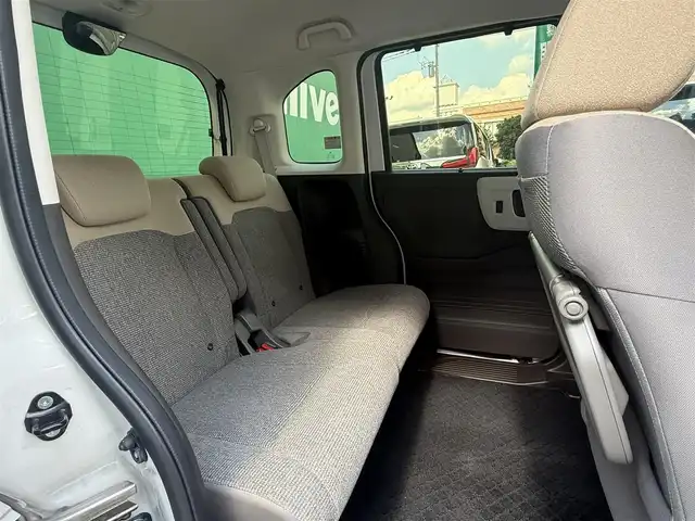 ホンダ Ｎ ＢＯＸ L 千葉県 2022(令4)年 0.9万km プラチナホワイトパール 社外SDナビ/(ワンセグTV/CD/Bluetooth)/レーダークルーズコントロール/バックカメラ/両側パワースライドドア/前後コーナーセンサー/純正LEDヘッドライト/レーンキープアシスト/横滑り防止装置/ETC/オートライト/スマートキー/衝突軽減ブレーキ/プッシュエンジンスタート