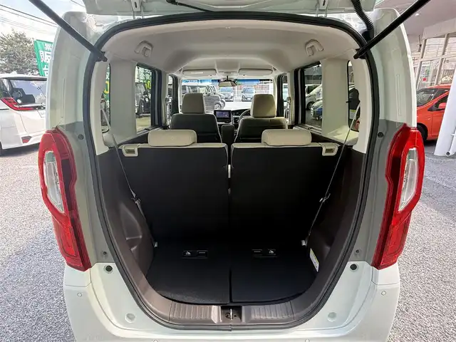 ホンダ Ｎ ＢＯＸ L 千葉県 2022(令4)年 0.9万km プラチナホワイトパール 社外SDナビ/(ワンセグTV/CD/Bluetooth)/レーダークルーズコントロール/バックカメラ/両側パワースライドドア/前後コーナーセンサー/純正LEDヘッドライト/レーンキープアシスト/横滑り防止装置/ETC/オートライト/スマートキー/衝突軽減ブレーキ/プッシュエンジンスタート
