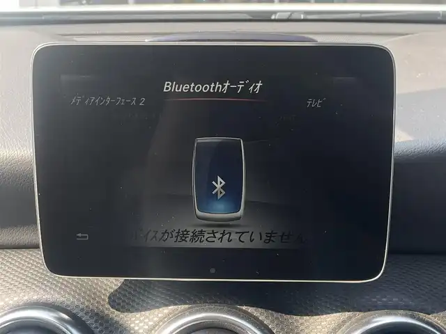 メルセデス・ベンツ Ａ１８０ AMG スタイル 宮崎県 2017(平29)年 6万km 白 純正HDDナビゲーション/　AM FM CD　DVD BT　/バックカメラ/衝突軽減ブレーキ/純正18インチアルミ/LEDヘッドライト/パドルシフト/クルーズコントロール/ハーフレザーシート/ウィンカーミラー/電動格納ミラー/スマートキー/プッシュスタート