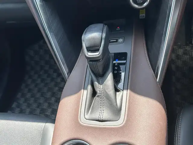 トヨタ ハリアー Z レザーパッケージ 広島県 2020(令2)年 3.7万km ホワイトパールクリスタルシャイン ワンオーナー/メーカーオプションナビ/　（フルセグテレビ/Bluetooth/AM/FM）/JBLプレミアムサウンド/GRエアロパーツ/調光パノラマルーフ/デジタルインナーミラー/レーダークルーズコントロール/全方位モニター/ヘッドアップディスプレイ/電動リアゲート/パワーシート/エアシート/純正19インチアルミホイール/ETC2.0/USB入力端子/コーナーセンサー/ブラインドスポットモニター/ワイヤレスチャージャー/電子パーキング/オートブレーキホールド/ステアリングヒーター/横滑り防止装置/レーンキープアシスト/オートマチックハイビーム/フロアマット/LEDヘッドライト/フォグランプ/衝突被害軽減システム/盗難防止装置/W+サイドエアバック/カーテンエアバック/スペアキー/保証書/取扱説明書