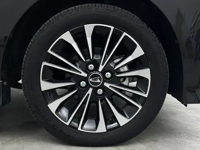 ダイハツ タント カスタム RS 埼玉県 2023(令5)年 0.6万km ブラックマイカメタリック 純正ナビ　両側電動ｓスライドドア　シートヒーター　バックカメラ　ＬＥＤヘッドライト　ＥＴＣ　ドライブレコーダー　フルセグＴＶ　フルフラット　ベンチシート　オートハイビーム　衝突被害軽減　ＵＳＢ