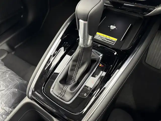 ホンダ ヴェゼル ハイブリッド e:HEV Z 愛知県 2025(令7)年 0.1千km 黒 登録済未使用車/登録時走行距離3km/純正ディスプレイオーディオ/フルセグTV/Bluetooth/USB/AppleCarPlay/AndroidAuto/バックカメラ/ホンダセンシング/衝突軽減ブレーキ/レーンキープアシスト/アダプティブクルーズコントロール/前後コーナーセンサー/ブラインドスポットインフォメーション/先行車発進お知らせ機能/ハーフレザーシート/前席シートヒーター/本革ステアリング/ステアリングヒーター/電動リアゲート/ビルトインETC2.0/ワイヤレス充電/オートブレーキホールド/ステリングスイッチ/スマートキー/スペアキー